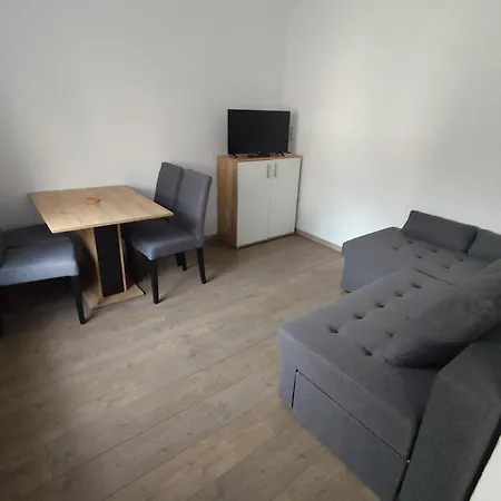 Eva's Apartman *